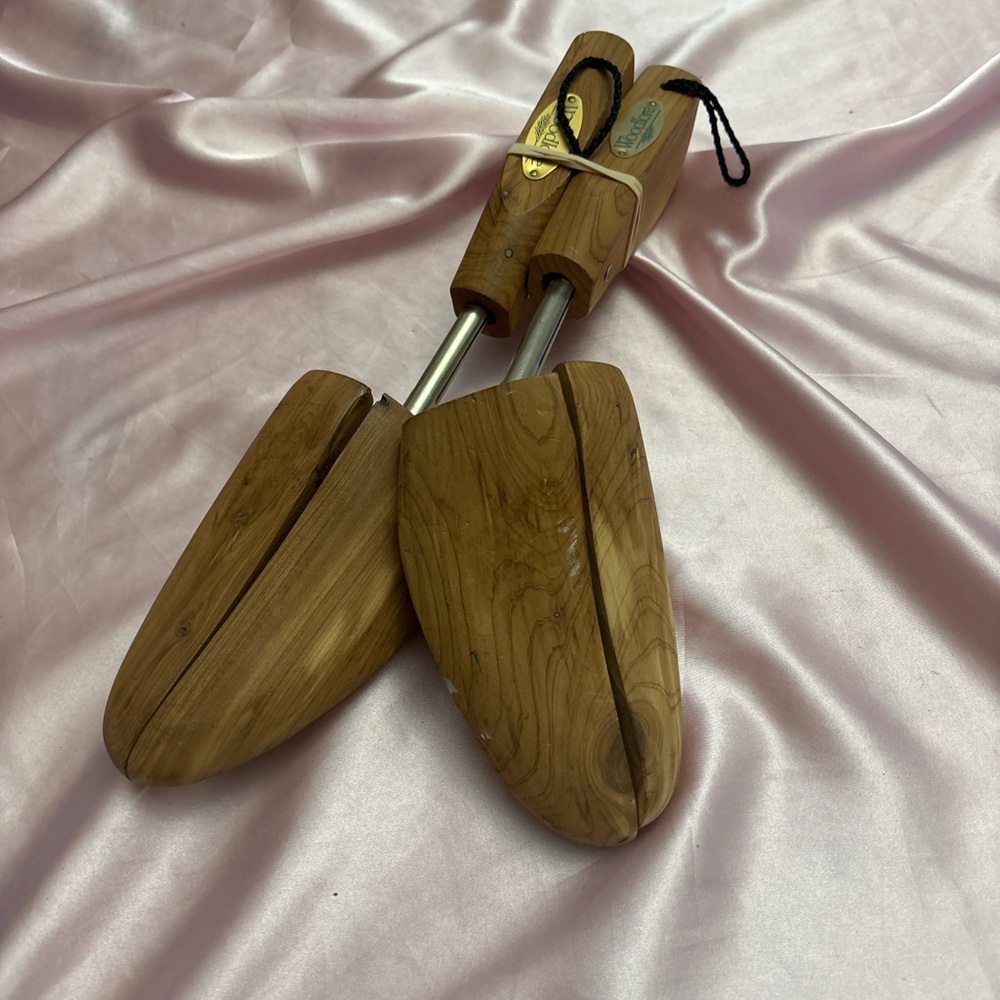 Woodlore Cedar Shoe Trees Adjustable Split Toe - image 1